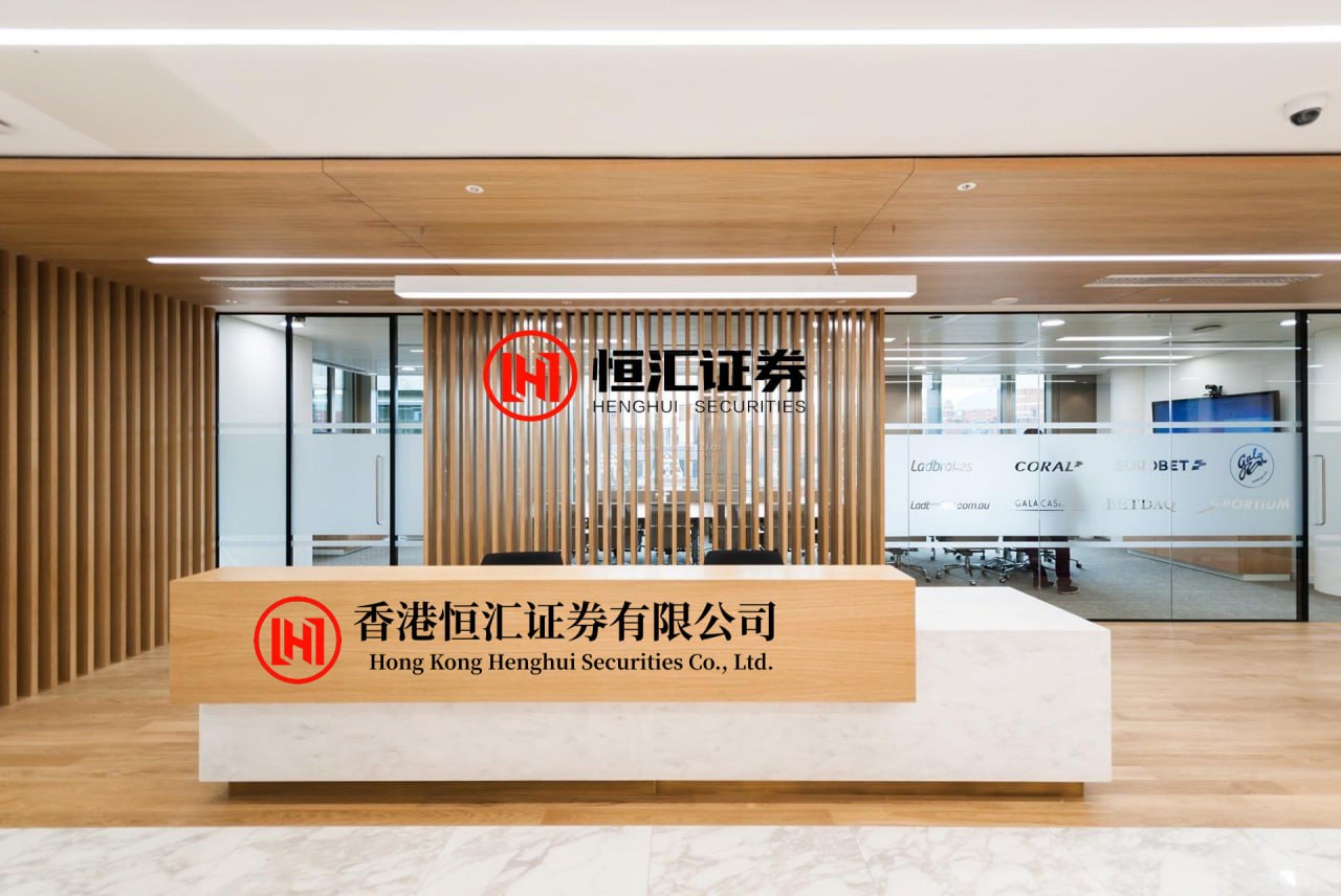 红腾网配资 万元AI夏令营：家长满怀期待送娃“进阶”，结果却成“焦虑税”缴纳现场?